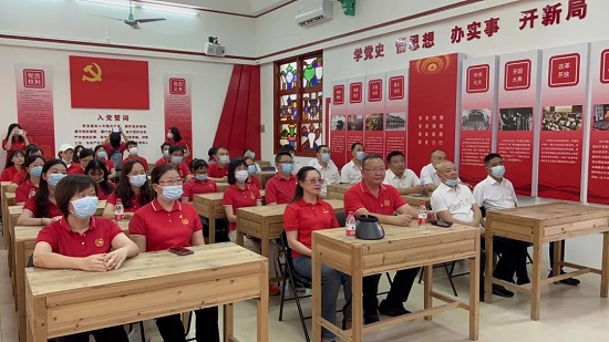 喜迎二十大 永遠(yuǎn)跟黨走 奮進(jìn)新征程——白云山潘高壽職能二支部黨員、團(tuán)委與王老吉藥業(yè)第四黨支部、團(tuán)委學(xué)習(xí)共建1.jpg